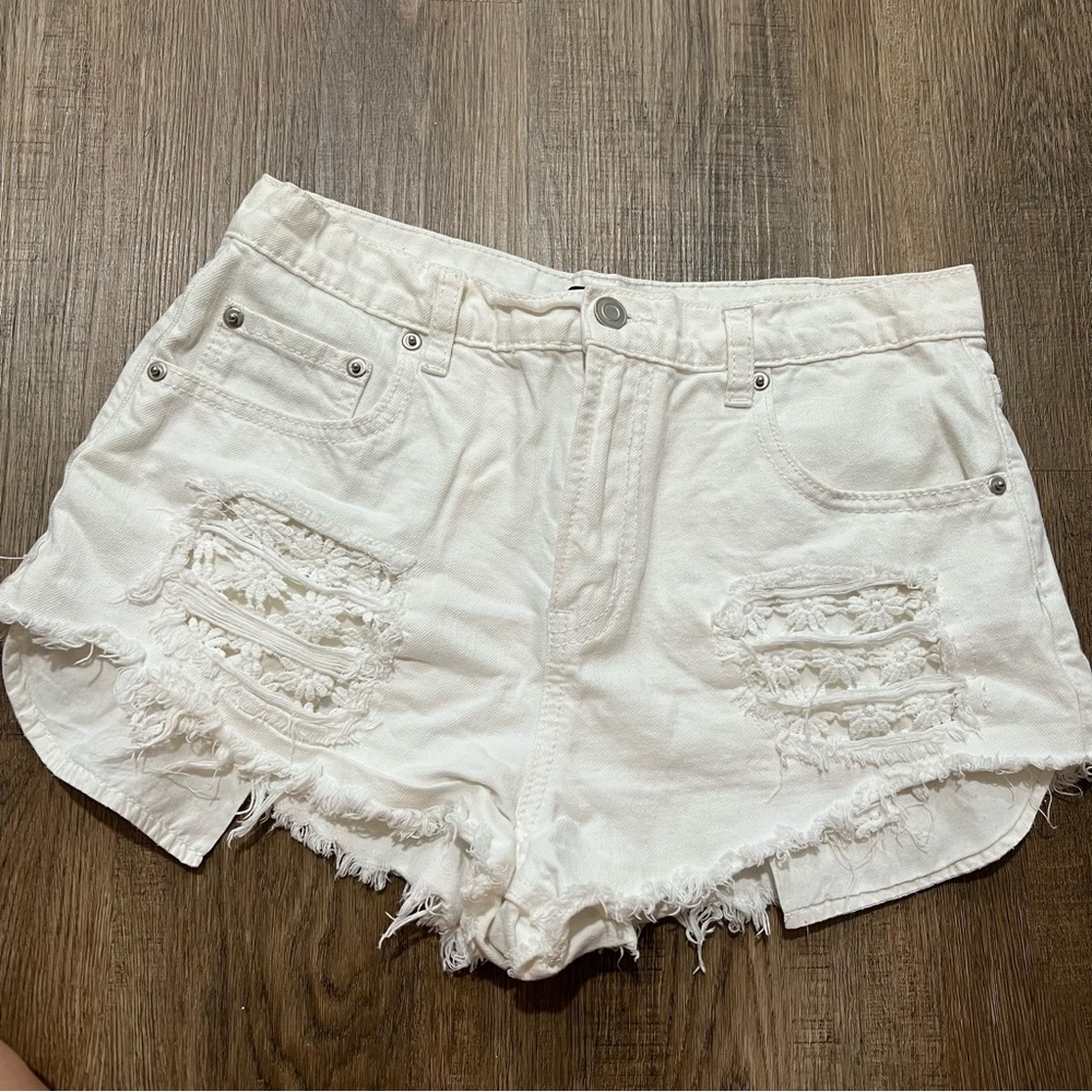 Forever 21 White Distressed Floral Jean Denim Shorts Jorts Size 28